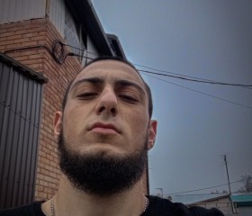 Artur, 22, Azov