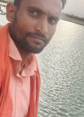 Ravindar Chauhan, 32, India, Lucknow