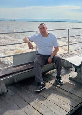 Денис из Хабаровска 43 года