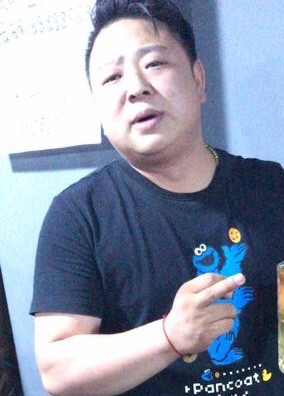 陆长福, 47, 中华人民共和国, 中国上海
