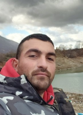 Gentian sinamati, 22, Albania, Kukës