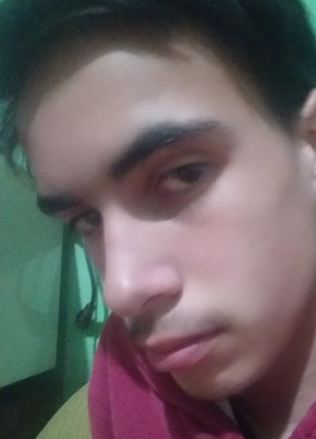 Lucas из Telêmaco Borba 20 лет