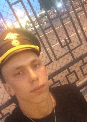 Максим, 23, Россия, Бабаево