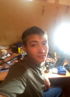Олег, 24, Россия, Бородино