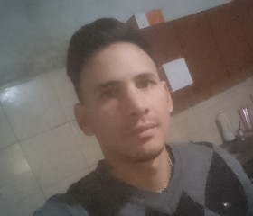 Martin, 26, Santa Fe de la Vera Cruz
