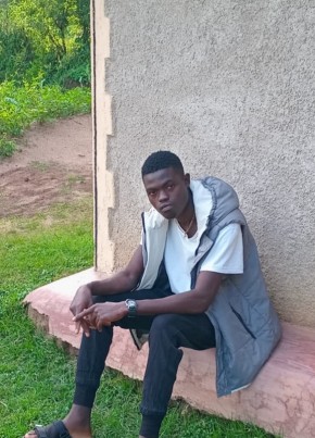 Juma, 19, Kenya, Kisumu