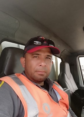 Henry Sierra, 43, República de Colombia, Marinilla