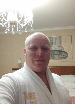 Роман из Березовския 43 года