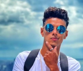 Ronal, 26, Ayaviri