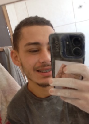 Alexandre из Curitiba 19 лет
