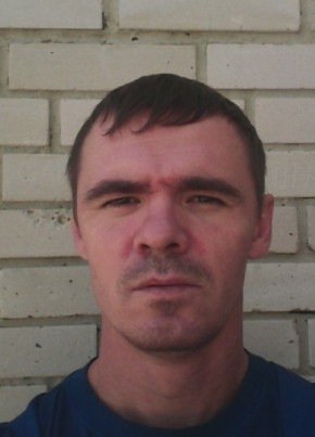Олег, 42, Россия, Татищево