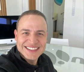 Henry Garcia, 53, Sao Paulo