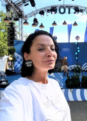 Tina из Paris 38 лет