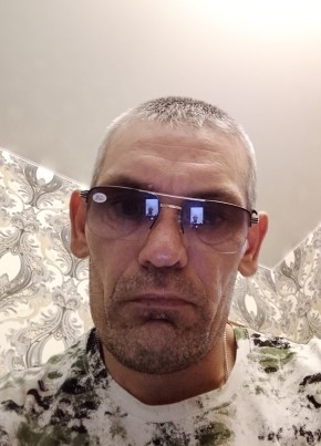 Серго из Омска 43 года