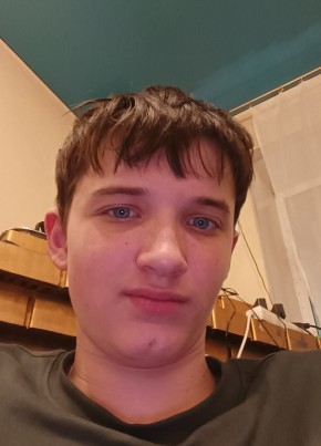 Роман из Самары 18 лет