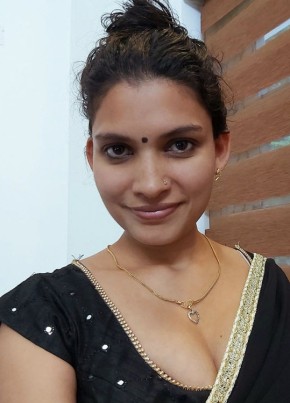 carmin , 39, India, Bangalore