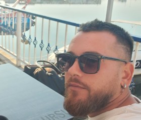 Andrei, 29, Bucharest