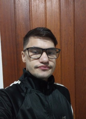 Lucas Mendes из Cachoeirinha 24 года