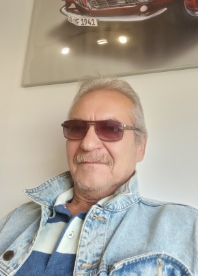 Юрий из Москвы 60 лет