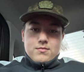 Maksim, 20, Miass