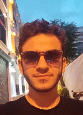 Mustafa, 18, Türkiye Cumhuriyeti, İstanbul