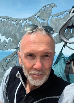 Алексей из Paris 59 лет