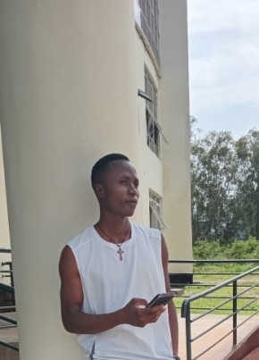 Hench, 23, Kenya, Kisumu