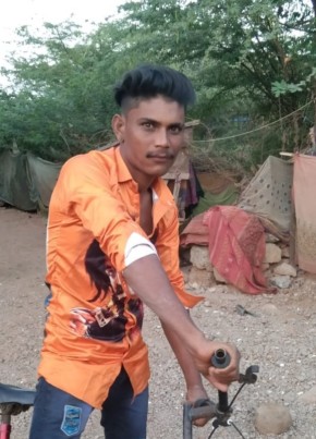 Govind, 19, India, Ahmedabad