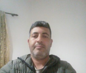 Amin, 38, Girona