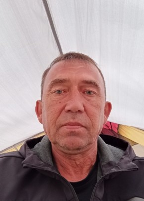 Леонид из Южно-Сахалинска 53 года