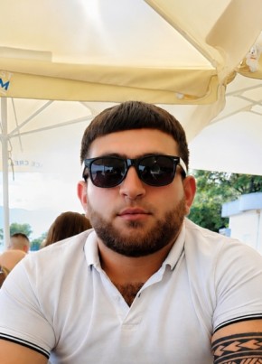 Hesen из Zagreb 19 лет