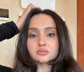 Sevara, 25, Barcelona