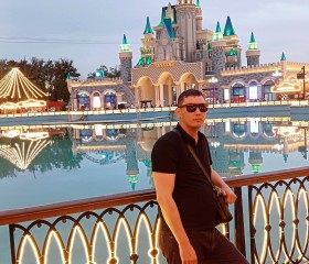 KhkhKh, 36, Bishkek