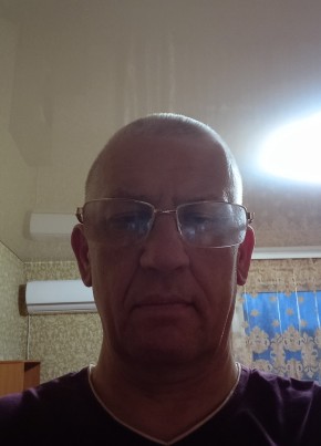 Виталий, 53, Россия, Лесозаводск