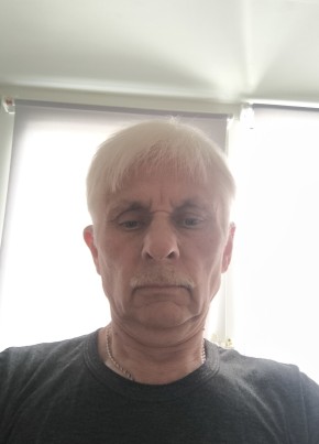 Сергей Зубков из Озеры 64 года