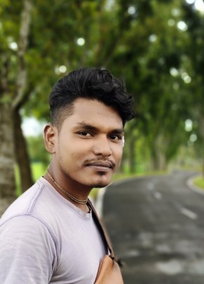 Raz из ঢাকা 30 лет