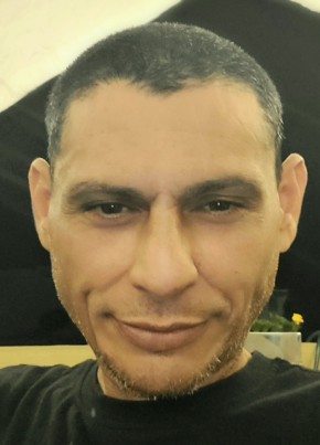 Carlos , 44, Commonwealth of Puerto Rico, Levittown