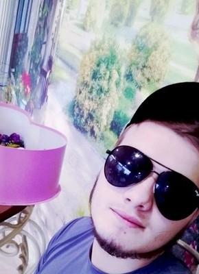 Денис, 25, Россия, Ахты