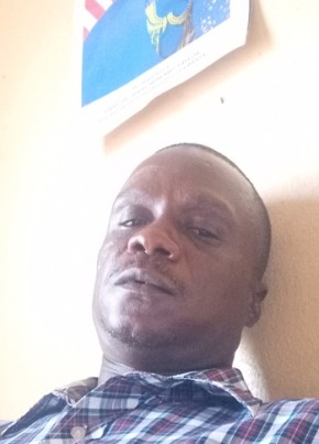 Leo Kollie, 42, Liberia, Kakata