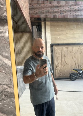 Ahmet yunus из Batıkent 42 года