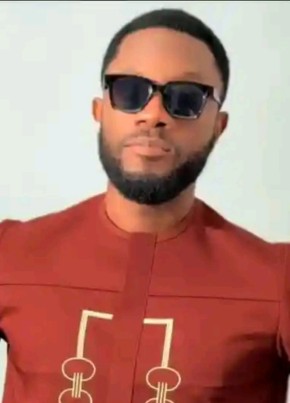 Musa из Lagos 18 лет