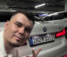 Yura, 33, Suwon-si