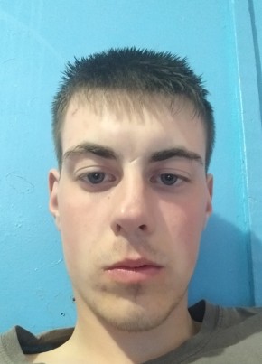 Толя из Камышина 19 лет