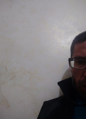Tarik, 25, People’s Democratic Republic of Algeria, Tizi Ouzou