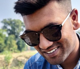 Nil, 27, Par Naogaon