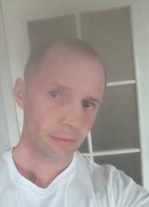 Oleg, 32, Belarus, Cherven