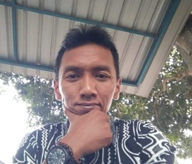 Eka, 34, Bantul