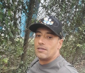 Santi, 44, Medellin