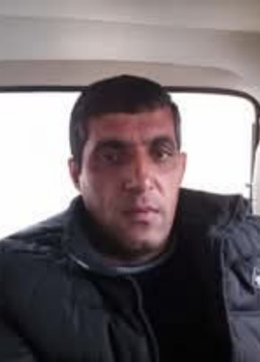 Емил из Bərdə 51 год