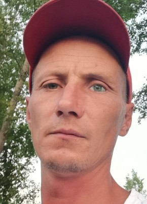 Руслан из Новосибирска 37 лет